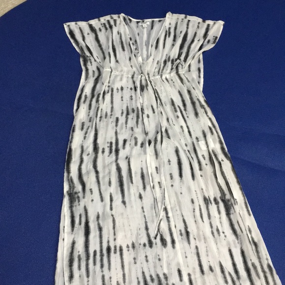 Old Navy Other - Old Navy beach cover-up